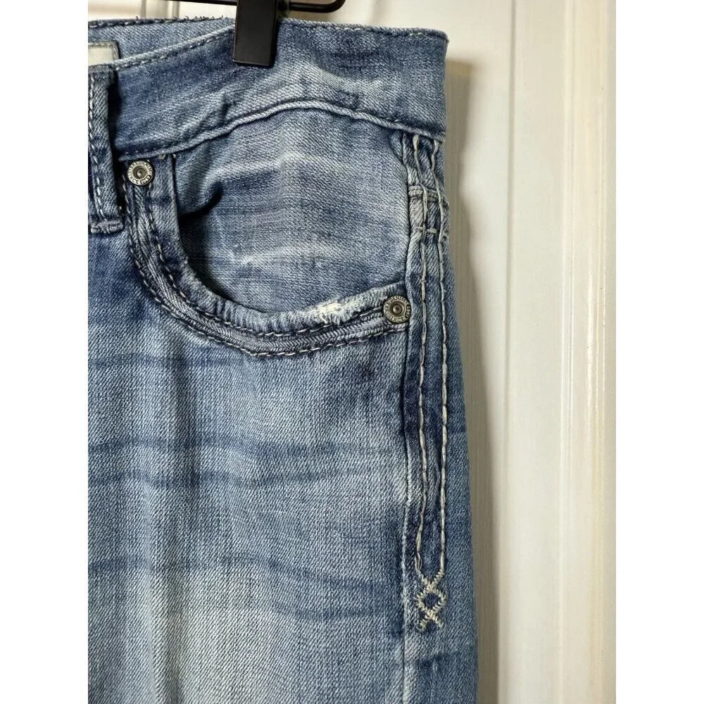 BKE Carter Men’s Distressed Light Blue Jeans Size 29S Straight Leg Denim